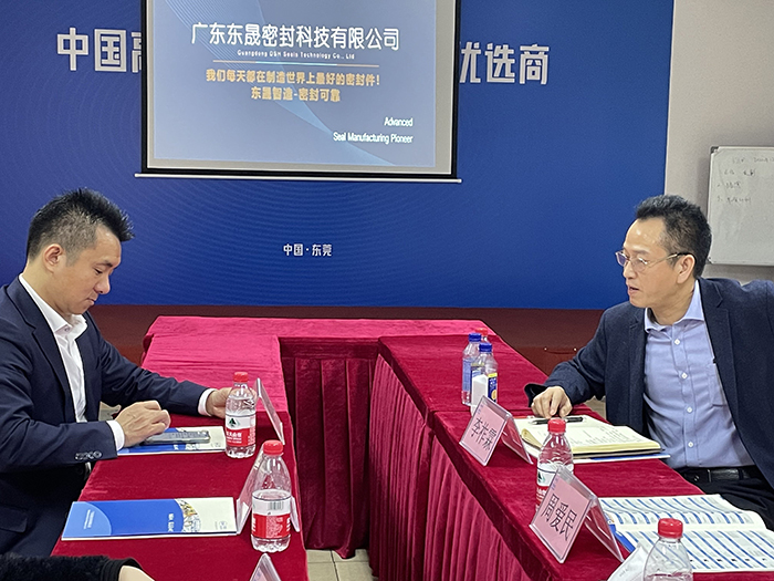 1對(duì)話東晟密封：單仁牛商與李主任共議現(xiàn)場(chǎng)