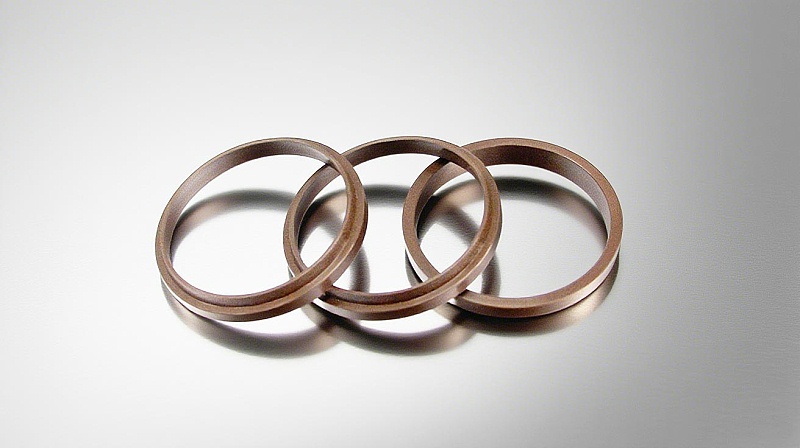 氟橡膠防塵圈dsh---是由氟橡膠密封件材料制成的防塵圈（-防塵密封圈）的一類密封件哦！-(4)2